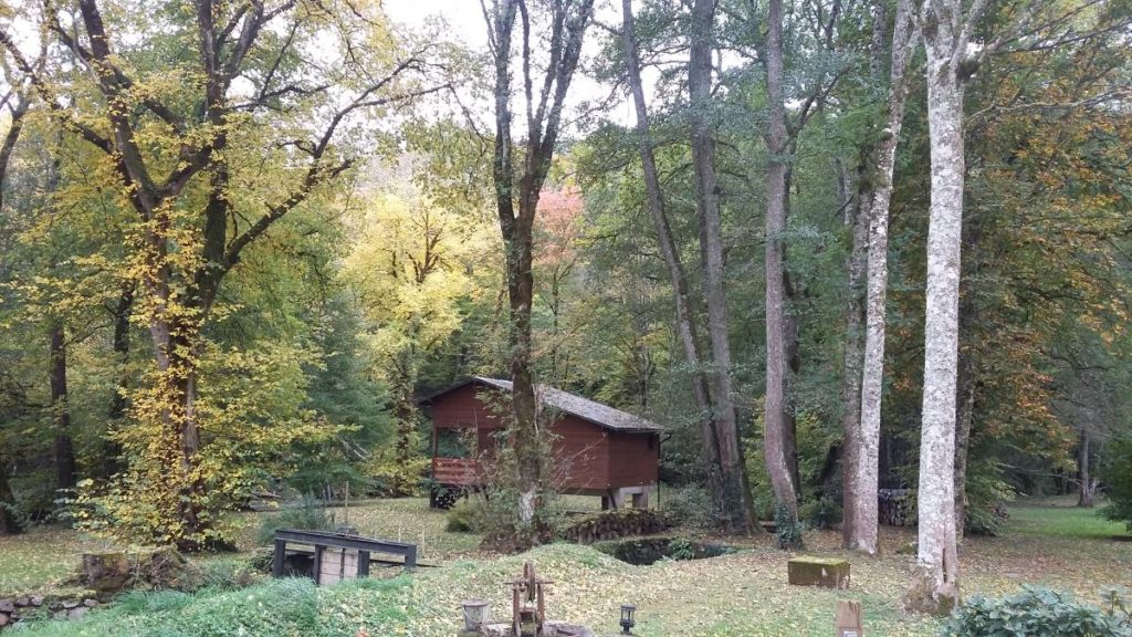 holiday cottage le Chalet de la Rivière Avallon